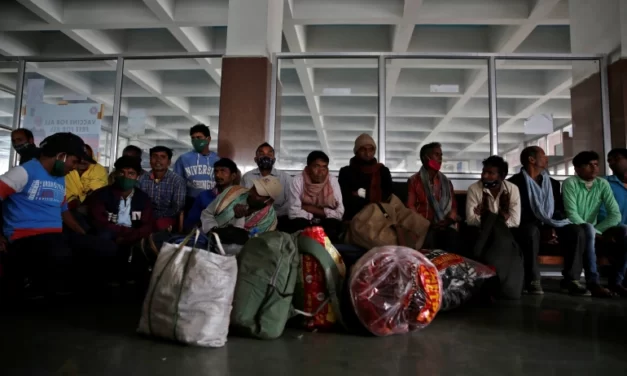 Kashmir migrant workers flee amid rise in suspected rebel attacks
