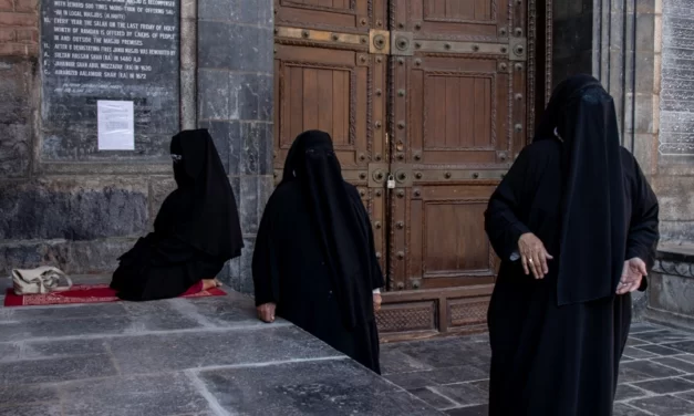 ‘They’re mocking our religion’: Anger and frustration in Kashmir as Jamia Masjid remains locked for Friday prayers