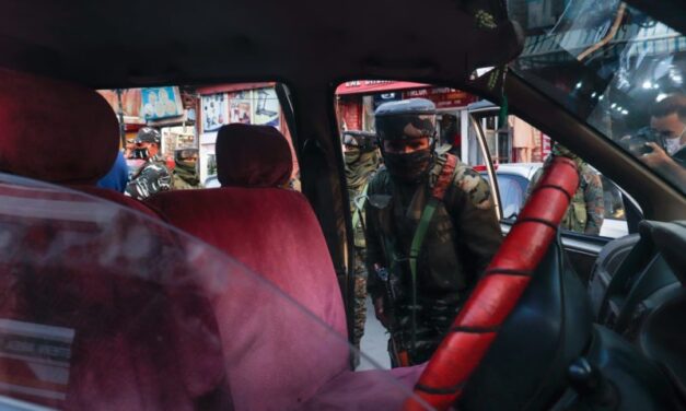 Srinagar: Armed forces conduct mass-frisking in Saraibala